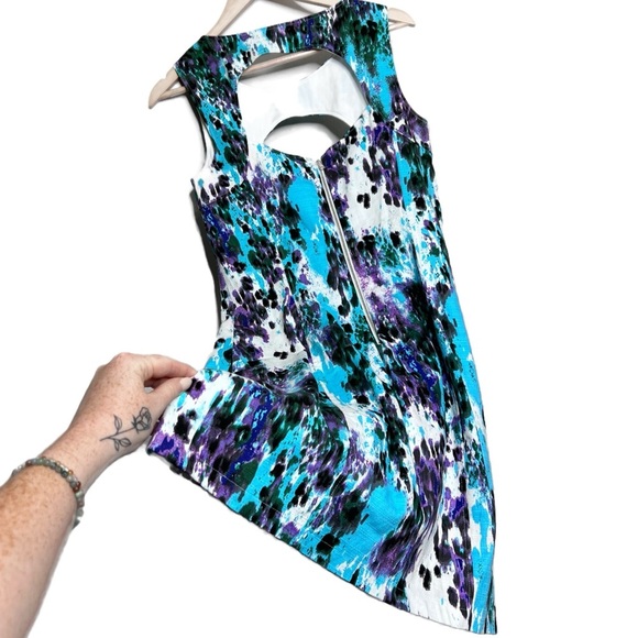 GUESS Women's Shift Peekaboo Neckline Turquoise Multicolor Paint Splatter Dress - Picture 9 of 16